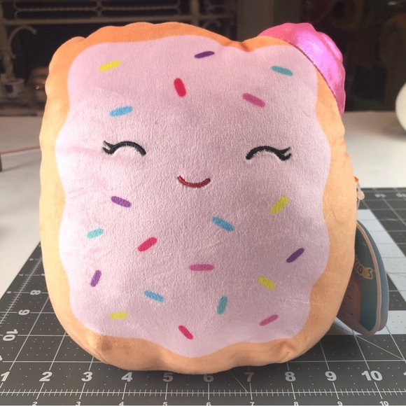 Kellytoy Squishmallow Plush Freda the Strawberry Frosted Sprinkles Snack Squad - Picture 12 of 13